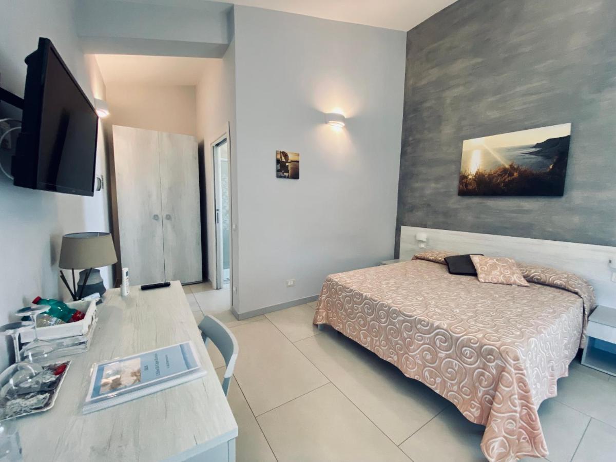 B&B L'Eden Di Capo Bianco 蒙塔莱格罗 外观 照片