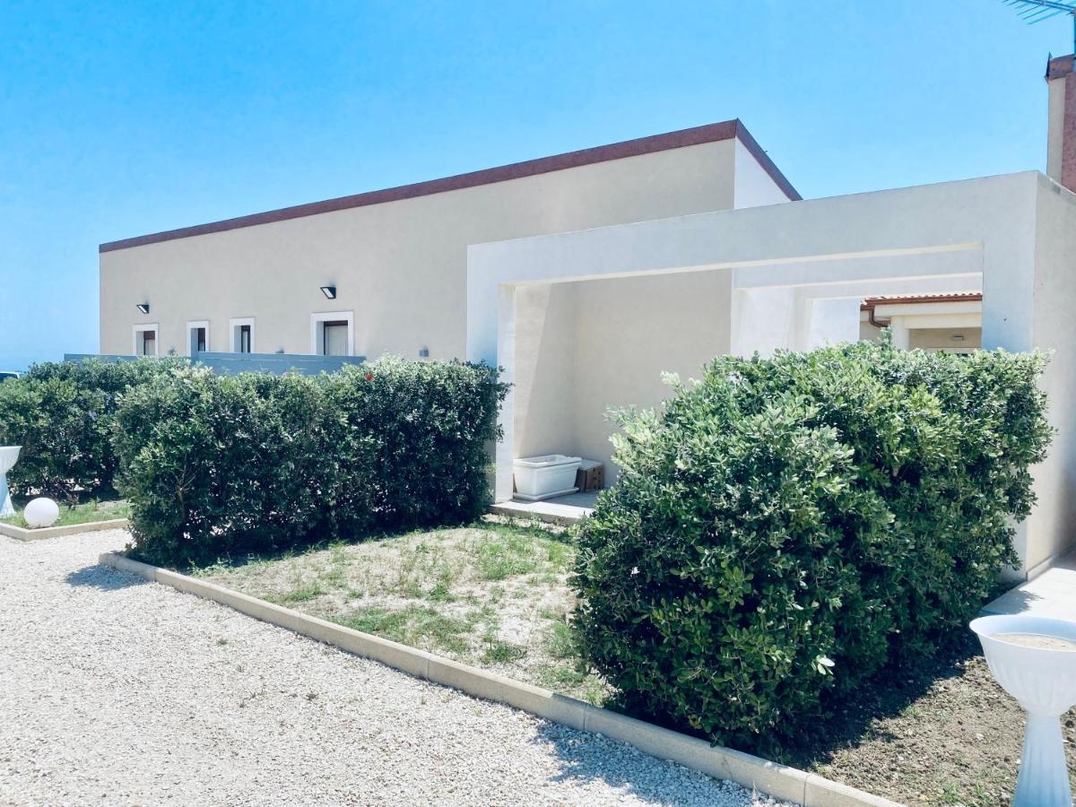 B&B L'Eden Di Capo Bianco 蒙塔莱格罗 外观 照片