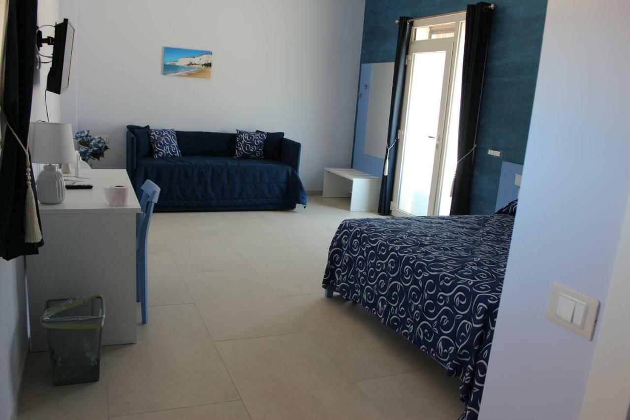 B&B L'Eden Di Capo Bianco 蒙塔莱格罗 外观 照片
