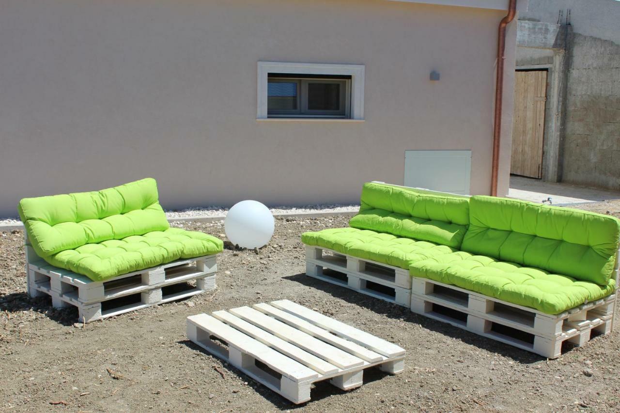 B&B L'Eden Di Capo Bianco 蒙塔莱格罗 外观 照片